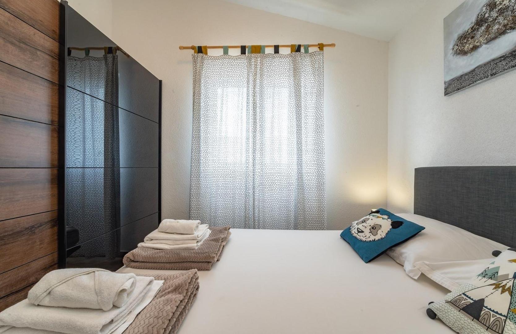Sea Flower Beachfront Villa Sevid Exterior photo